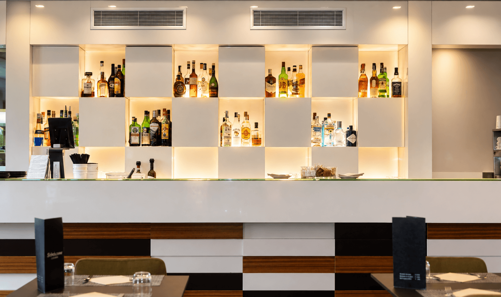 Lounge Bar